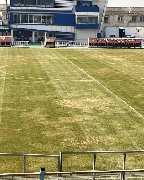 فوتبال ایران گرفتار دستانداز زمینهای بیکیفیت فوتبال ایران گرفتار دستانداز زمینهای بیکیفیت