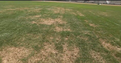 فوتبال ایران گرفتار دست‌انداز زمین‌های بی‌کیفیت