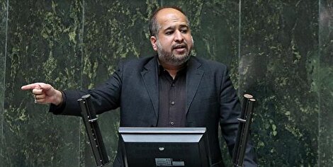 خضریان: آقای مدنی‌زاده از عاقبت همتی درس بگیرید!/ تعیین قیمت ارز را به انحصارگران ارزی سپرده‌اید؟