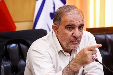 توقف بیش از ۲هزار کامیون پشت گمرک آستارا نتیجه کم‌کاری دستگاه‌های اجرایی است