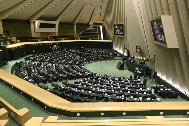 مجلس از توضیحات وزیر بهداشت و درمان قانع شد