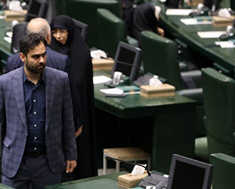 نطق جنجالی امیرحسین ثابتی در مجلس؛ نقدهای تند درباره بانک‌ها، اقتصاد فرهنگ و شفافیت مسئولان