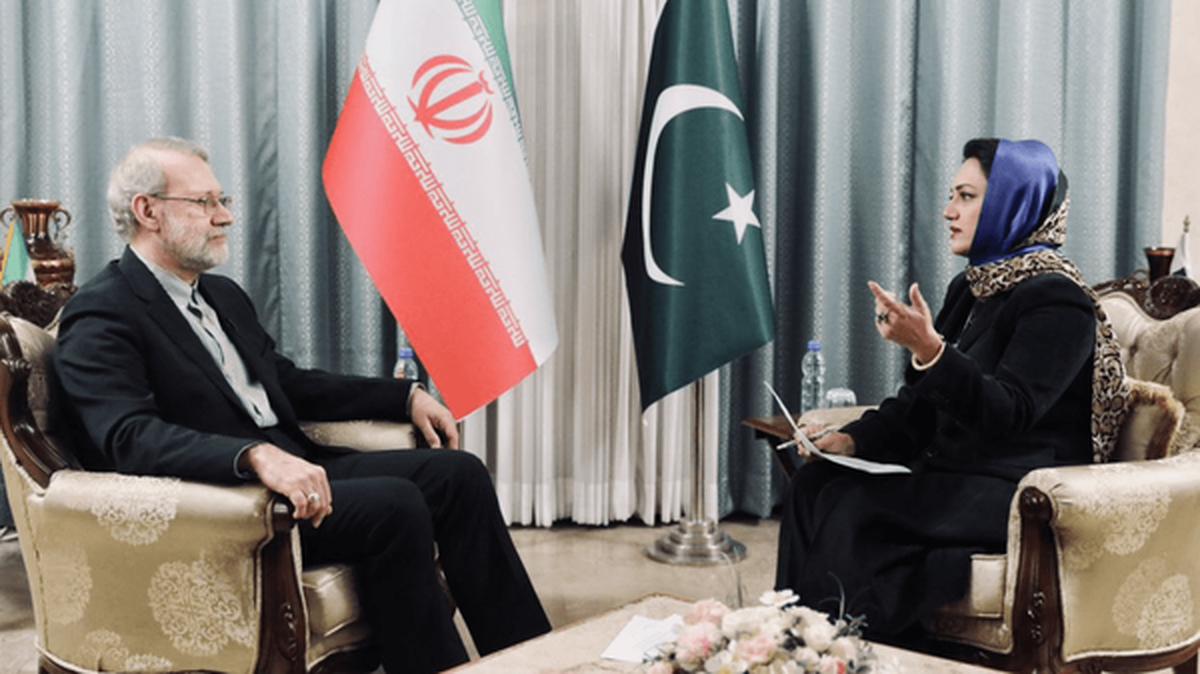 لاریجانی: حاضریم کارت سفید به پاکستانی‌ها بدهیم