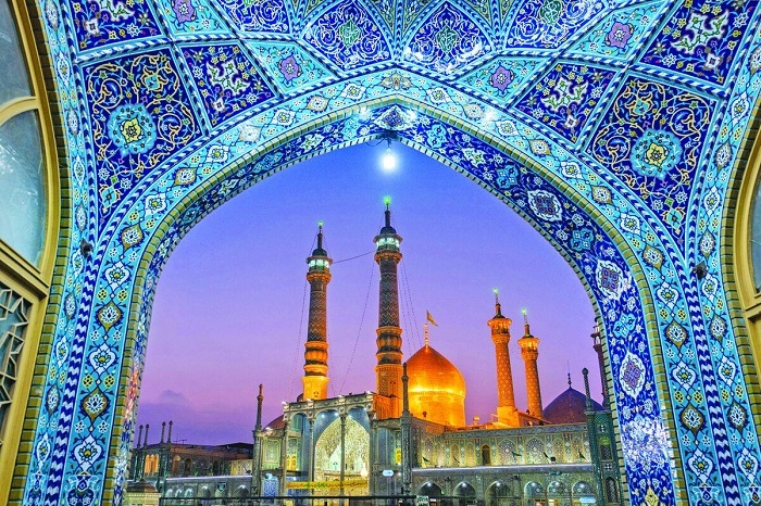 قم؛ نگین گردشگری ایران با جاذبه‌های مذهبی، تاریخی، طبیعی و سوغاتی‌های منحصربه‌فرد
