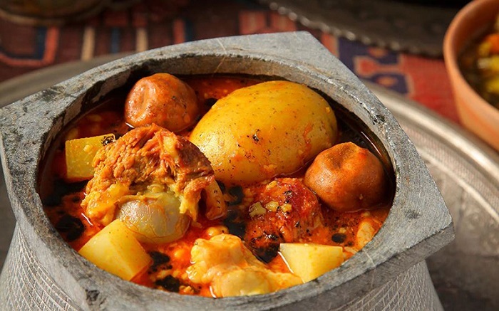 قم؛ نگین گردشگری ایران با جاذبه‌های مذهبی، تاریخی، طبیعی و سوغاتی‌های منحصربه‌فرد