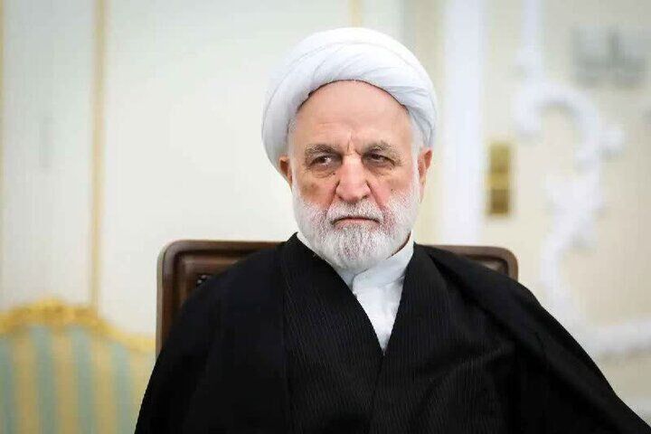 اقدام یک فرد در همراهی با دشمن متجاوز را نباید کوچک شمرد اقدام یک فرد در همراهی با دشمن متجاوز را نباید کوچک شمرد