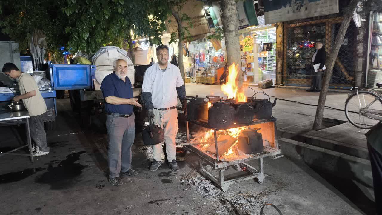 رزکان؛ سنگر خدمت در قلب شهریار / هفتاد و سومین شب حماسه مردمی در بلوار انقلاب رزکان؛ سنگر خدمت در قلب شهریار / هفتاد و سومین شب حماسه مردمی در بلوار انقلاب