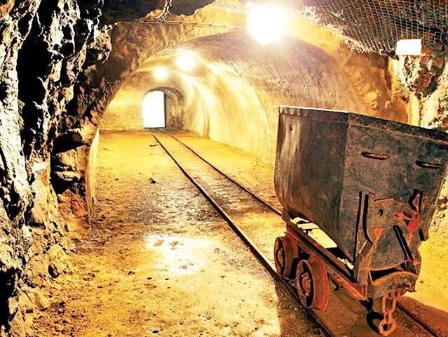 افشای واقعیت اقتصاد ایران؛ بازار فولاد، پتروشیمی و معدن در آستانه جهش بزرگ / ادعای فروپاشی نقش بر آب شد افشای واقعیت اقتصاد ایران؛ بازار فولاد، پتروشیمی و معدن در آستانه جهش بزرگ / ادعای فروپاشی نقش بر آب شد