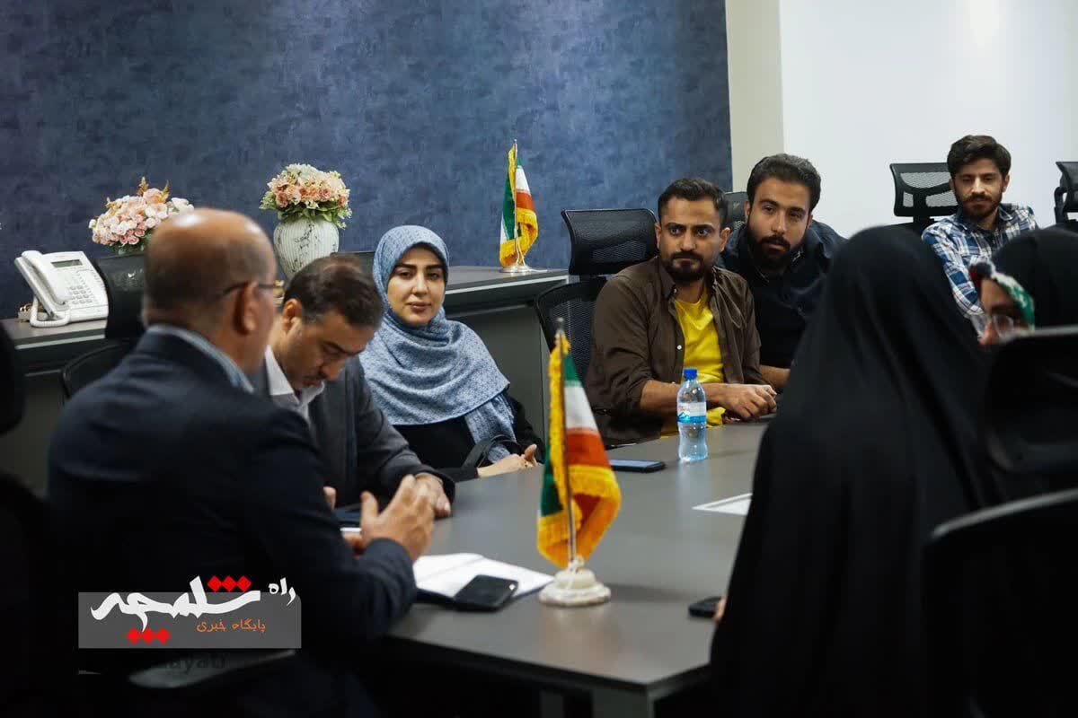 جلسه انتخاباتی یک عضو کمیسیون انرژی با هدایت چند مدیر نفتی جلسه انتخاباتی یک عضو کمیسیون انرژی با هدایت چند مدیر نفتی