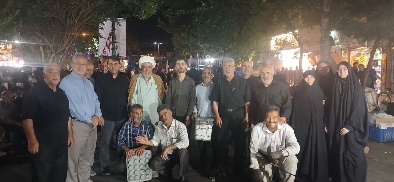 پرچم خدمت و ارادت در بلوار انقلاب شهریار برافراشته ماند؛ موکب شهدای رزکان میزبان خیل دلدادگان حسینی پرچم خدمت و ارادت در بلوار انقلاب شهریار برافراشته ماند؛ موکب شهدای رزکان میزبان خیل دلدادگان حسینی