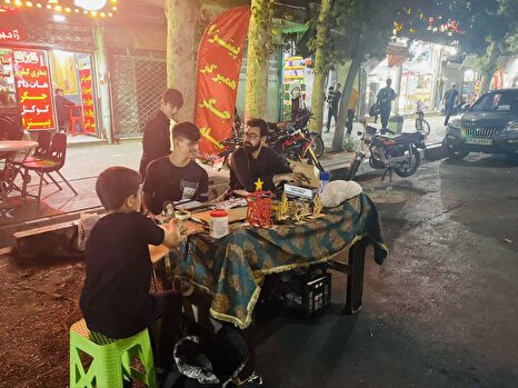 شب سوم محرم؛ یکصد و هشتمین حضور موکب شهدای رزکان در اجتماع بزرگ عاشقان اهل‌بیت(ع)