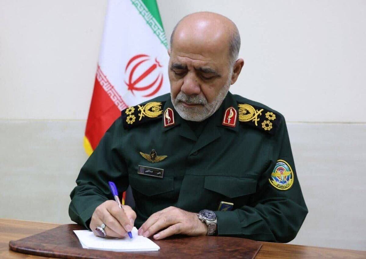  به مشت گره خورده رهبر شهیدمان قسم، نیروهای مسلح اجازه نمی‌دهند تجربه‌های تاریخی تکرار شود