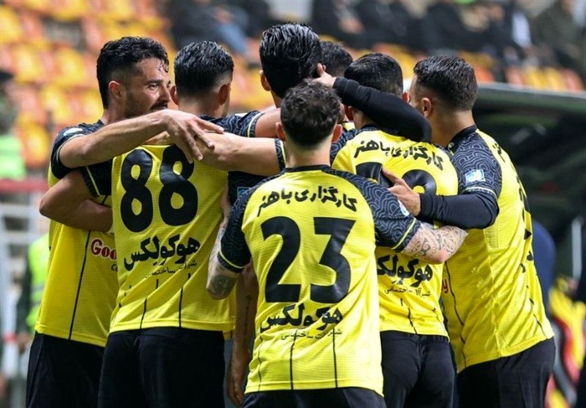 استقلال و تراکتور در لیگ نخبگان؛ بحران مجوز سپاهان و شانس گلگهر استقلال و تراکتور در لیگ نخبگان؛ بحران مجوز سپاهان و شانس گلگهر