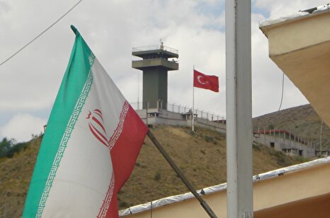 افزایش ۳۰ درصدی ظرفیت مرز بازرگان؛ کامیون‌های متوقف به حرکت درآمدند