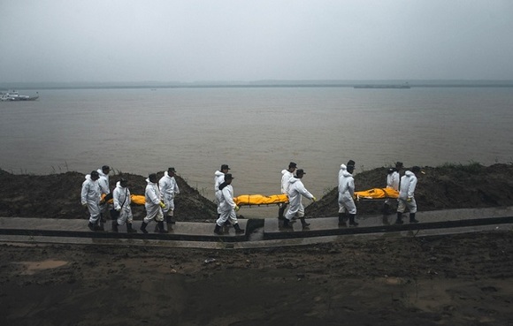 غرق شدن کشتی مسافربری در چین در اثر طوفان منجر به کشته شدن 440 نفر شد