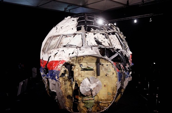 متهم کردن روسیه به ساقط کردن هواپیمای مالزیایی ام اچ 17