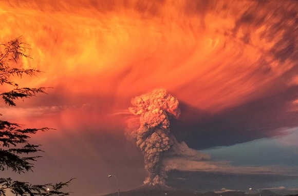آتشفشان کالبوکو در جنوب شیلی در مدت هشت روز سه بار خروش کرد
