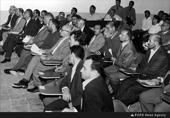 شهید طیب حاج رضایی در دادگاه سال 1342

