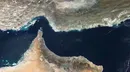 هزاران دریانورد همچنان در تنگه هرمز گرفتارند