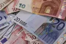 کاهش قیمت یورو و ثبات نسبی طلا