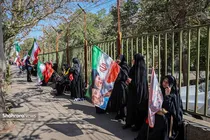 تشکیل بزرگترین زنجیره انسانی جان فدا توسط مردم و دانشجویان مشهدی در دانشگاه فردوسی