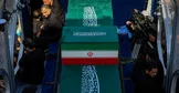 توقف خودرو برای رسیدن عزاداران/ پیکر مطهر با بالگرد در مسیر تشییع عبور خواهد کرد