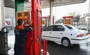 صف‌های کیلومتری بنزین در تهران؛ کرمان، عارف و قائم‌پناه چگونه با یک «سه‌گانه خبری» آرامش را از پمپ‌بنزین‌ها گرفتند؟
