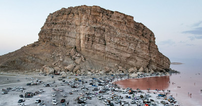 مسافران دریاچه «زنده» ارومیه