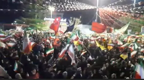 باران می‌بارید، اما گرگانی‌ها میدان را خالی نکردند!