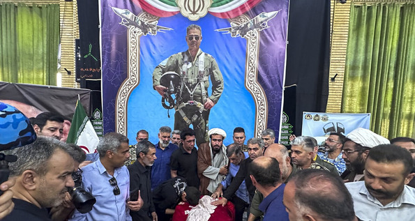مراسم تشییع پیکر سرتیپ دوم خلبان شهید مجید کاظمی - شیراز