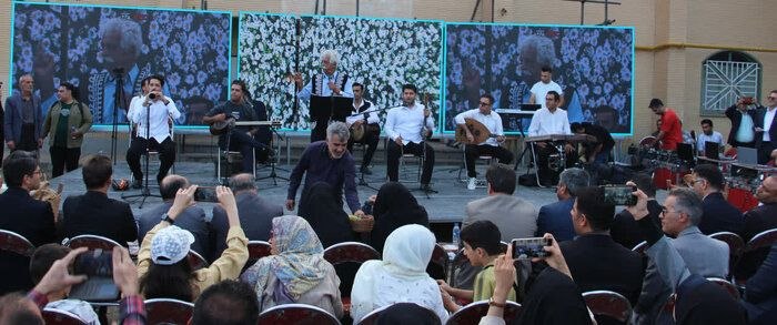 ملایر؛ جایی که انگور با صدای کمانچه میرسد/ اینجا پاییز را باید میان تاکستانها دید ملایر؛ جایی که انگور با صدای کمانچه میرسد/ اینجا پاییز را باید میان تاکستانها دید