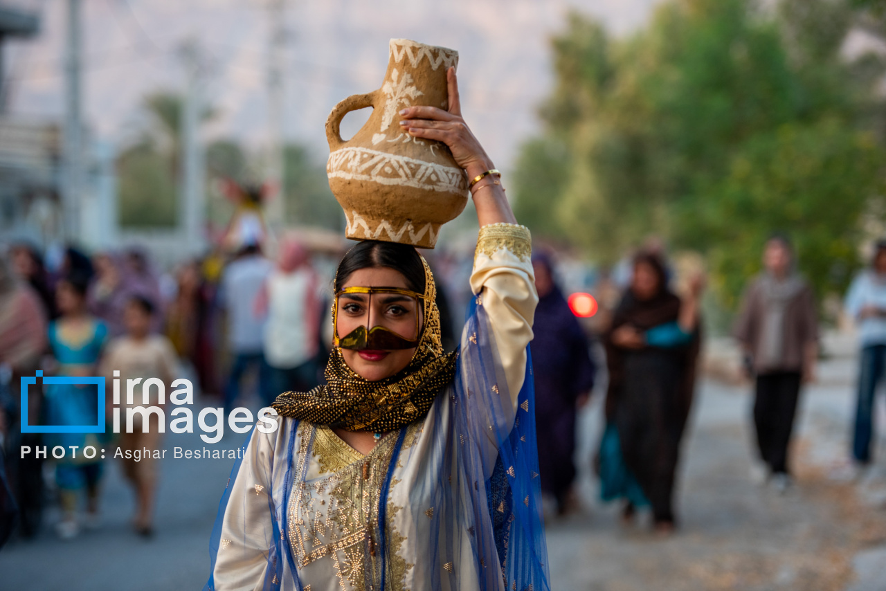 کاروان آیینی و موسیقایی جشنواره باستانی «چارو» کاروان آیینی و موسیقایی جشنواره باستانی «چارو»