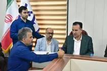 تقدیر شهردار شهریار از دختر جوانی که با دست‌سازه‌هایش روی پای خودش ایستاده است