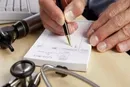 تعرفه‌های غیرواقعی؛عامل افت کیفیت خدمات پزشکی وگسترش زیرمیزی