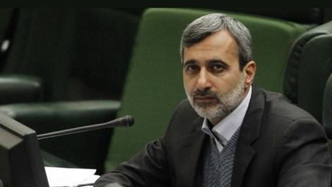 بازنشسته دنبال وام، مدیران دنبال طراحی و رونمایی لوگو؟ / مقتدایی: پول بازنشستگان ملک شخصی مدیران نیست