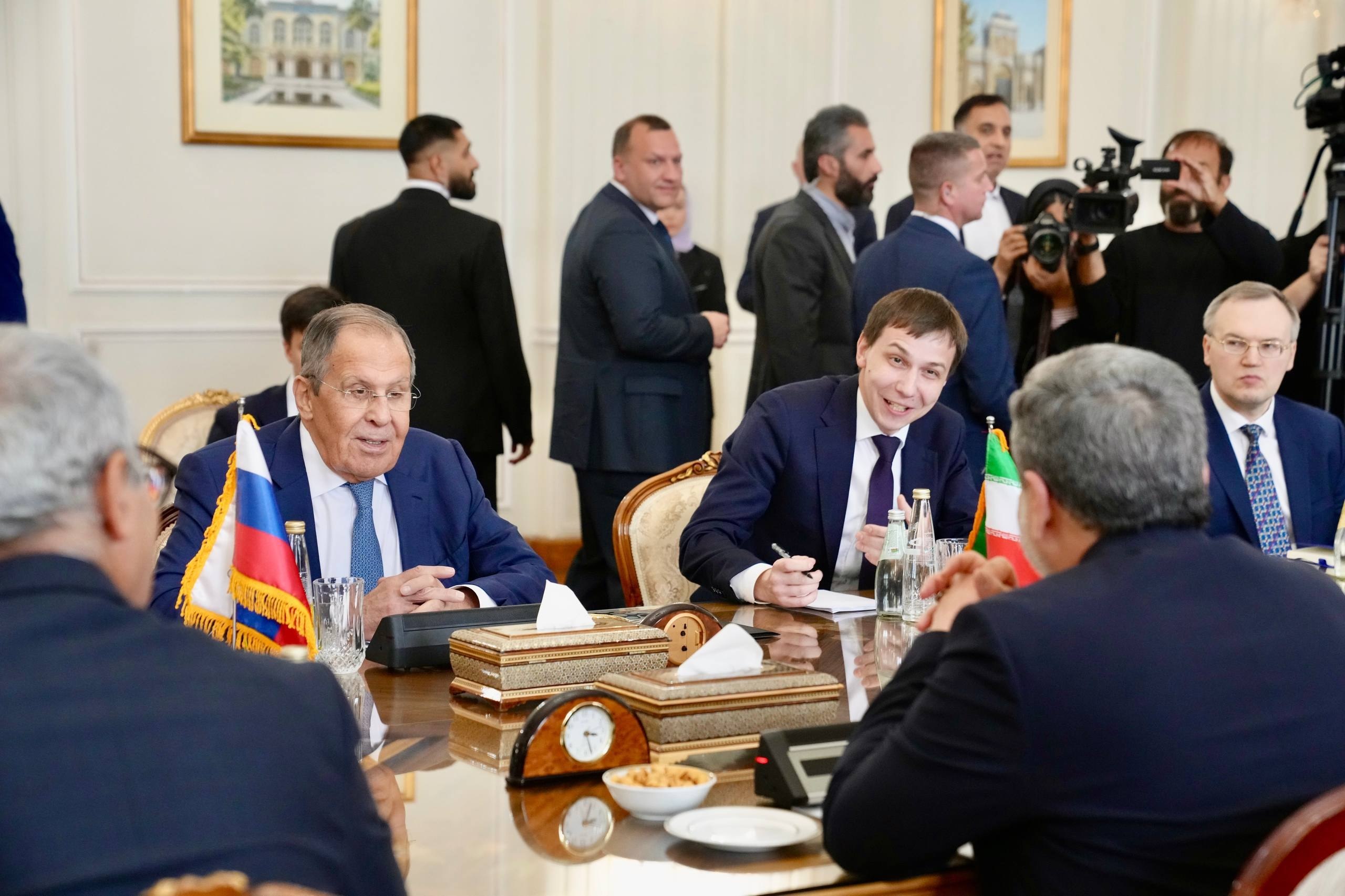 لاوروف: از توافقات با ایران عقبنشینی نمیکنیم؛ عراقچی: تجاوزات آمریکا و اسرائیل عامل ناامنی منطقه است لاوروف: از توافقات با ایران عقبنشینی نمیکنیم؛ عراقچی: تجاوزات آمریکا و اسرائیل عامل ناامنی منطقه است