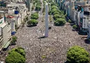 جان باختن یک هوادار در جشن استقبال از تیم ملی آرژانتین