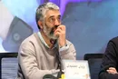 قسم به دانه های خاک مادرم همه اش ساختگی و دروغ است