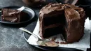 طرز تهیه کیک دبل چاکلت فندقی + فیلم