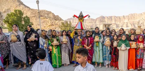 کاروان آیینی و موسیقایی جشنواره باستانی «چارو»